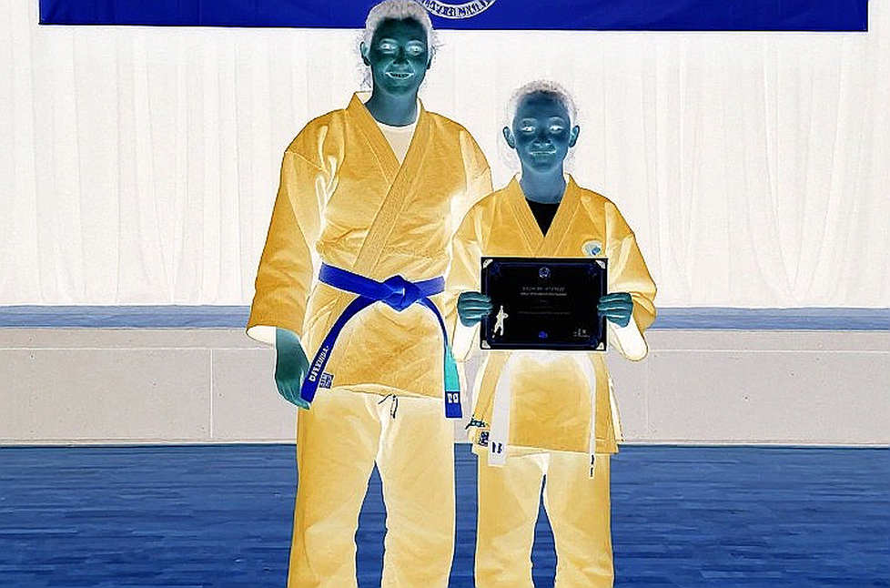 Allen siết cổ Duncan ở đêm chính UFC, gọi tên nhóm đầu hạng trung