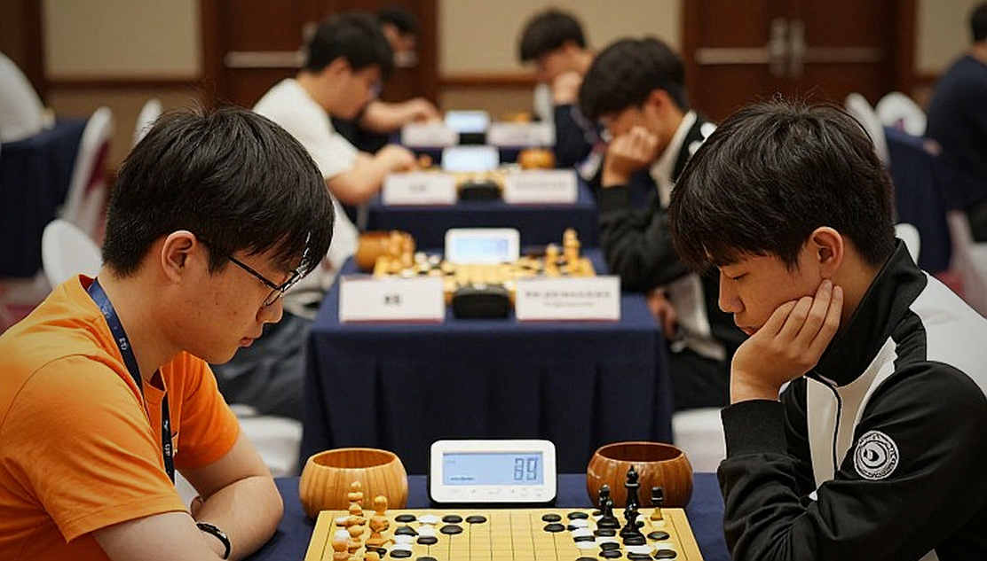 Tập san ChessBase #225: Phân tích Festival Prague 2026 với 27 miniatures hấp dẫn và phân tích sâu từ Aravindh, Giri, Gurel cùng Navara