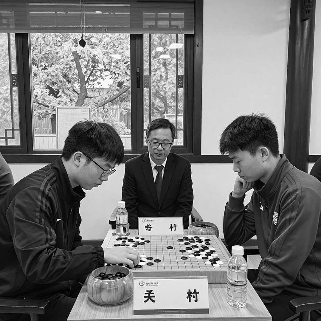 Gray đảo ngược giải nghệ sau chưa đầy hai tháng: thương vụ RRQ và cuộc chơi của những lá thư chia tay
