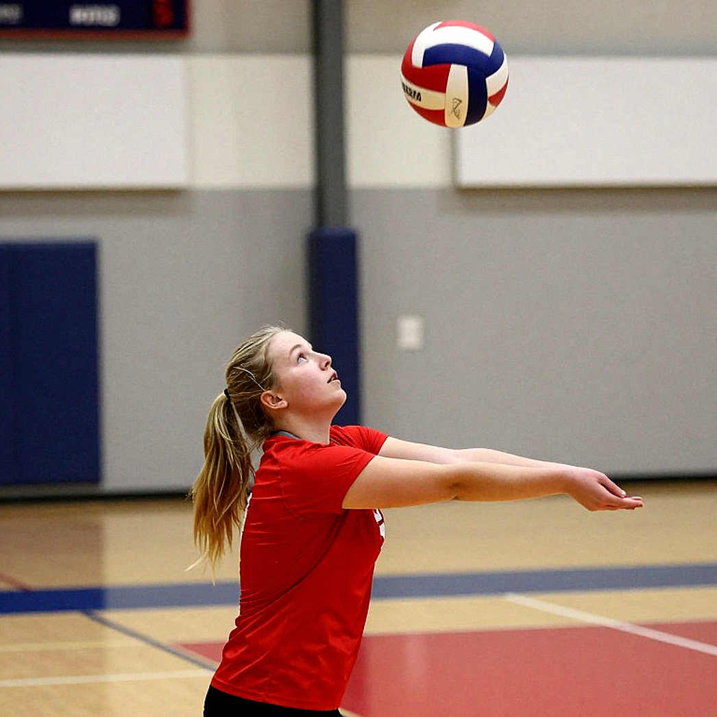 Nebraska quét Creighton 3-0 và kỷ lục 15.405 khán giả: Khi bóng chuyền nữ đại học tự viết luật chơi của mình