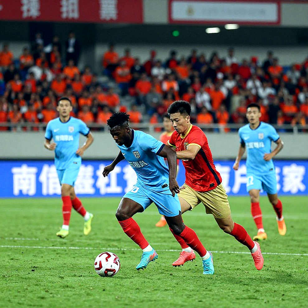 Bạo lực sân cỏ V-League: Những tấm thẻ đỏ bị bỏ quên ở Đồng Nai