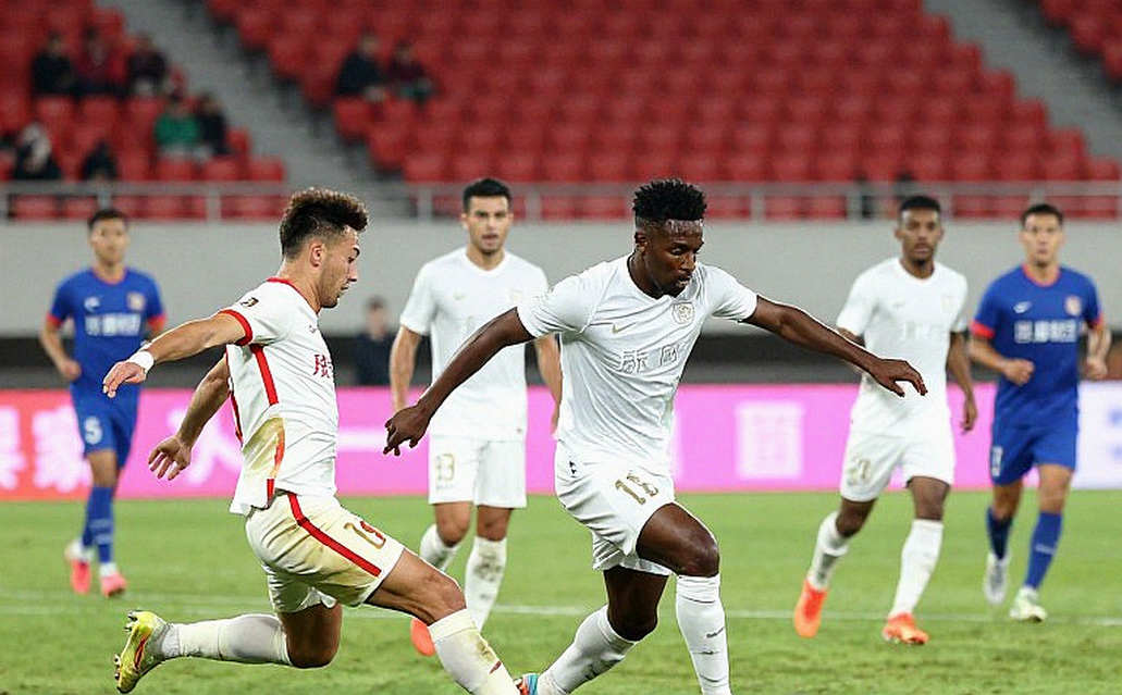Tám trận, bảy bàn, một cú hat-trick chưa được xác thực: đọc thương vụ Salah bằng bộ lọc độ tin cậy Tám trận, bảy bàn, một cú hat-trick chưa được xác thực: đọc thương vụ Salah bằng bộ lọc độ tin cậy