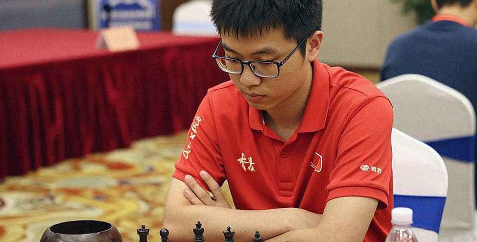 CS2 và bảy tháng rơi: mùa thu ấy sân đấu vắng người