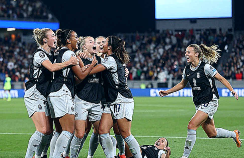 Kvaratskhelia đứt dây chằng: PSG mất một cầu thủ, Georgia mất cả một cửa sổ