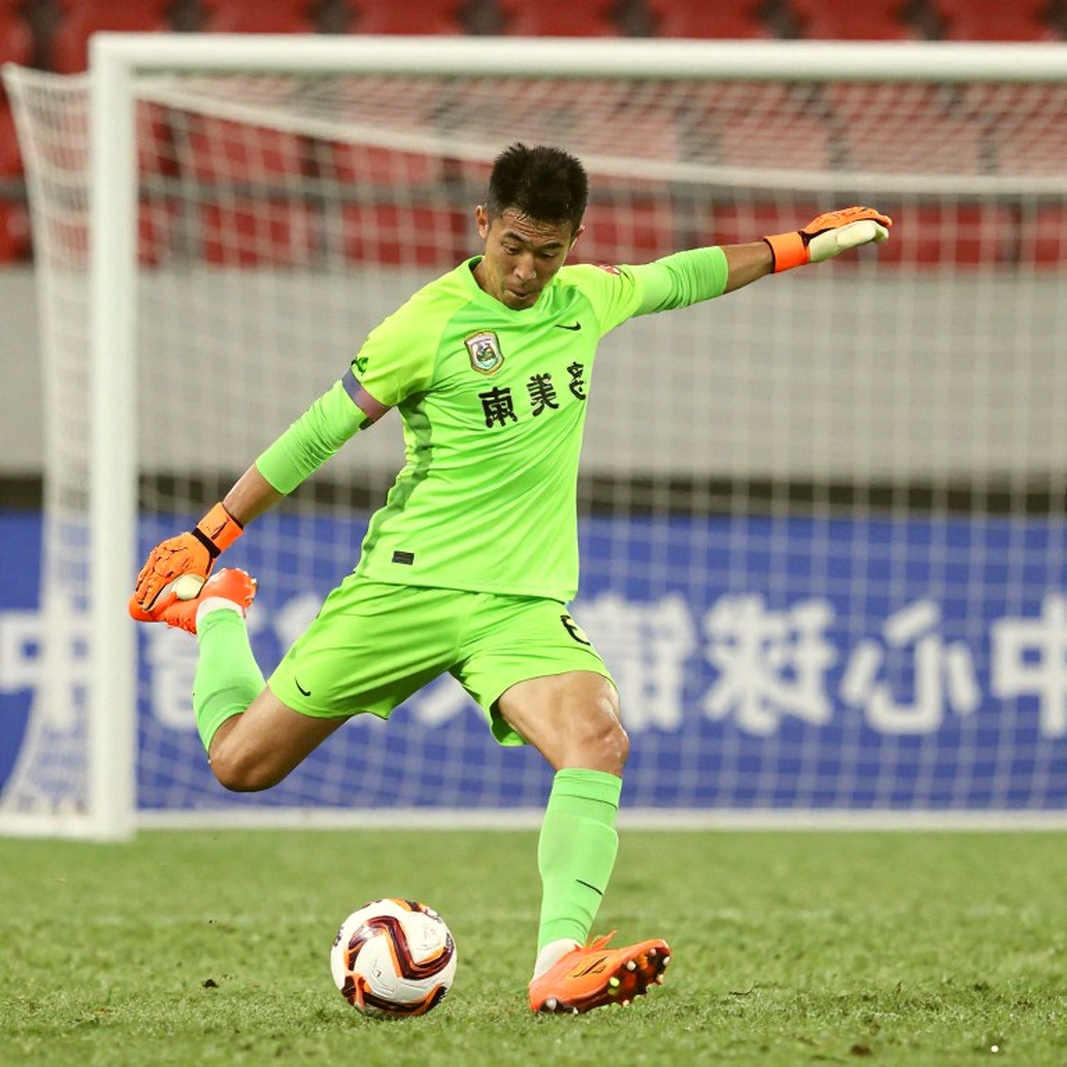 Việt Nam vào tứ kết bóng đá Asian Games sau thất bại 0-2: tấm vé đọc từ phút thứ năm Việt Nam vào tứ kết bóng đá Asian Games sau thất bại 0-2: tấm vé đọc từ phút thứ năm